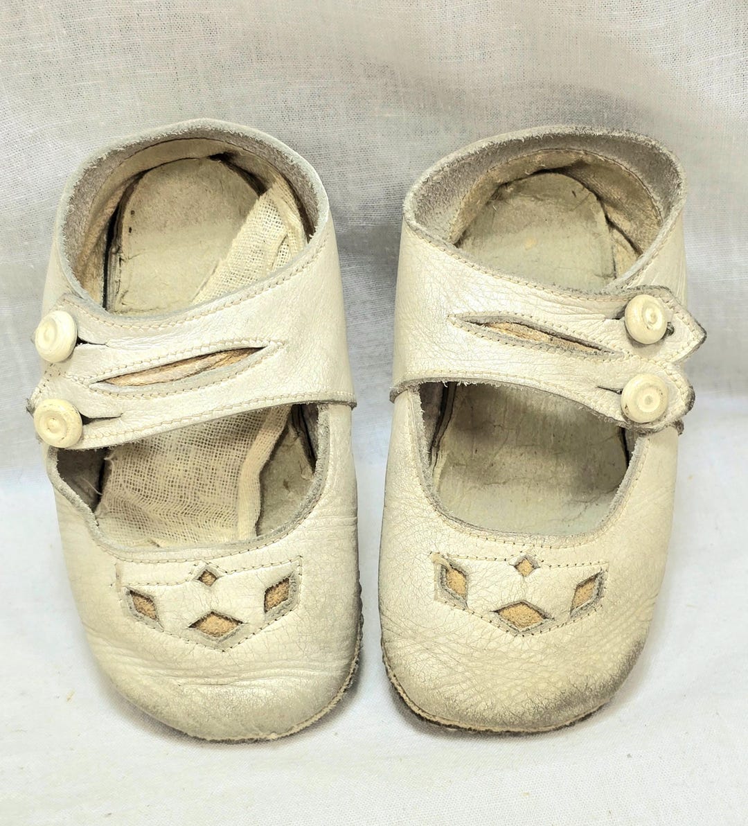 Vintage 1930s Mary Jane White Leather Button Strap Toddler Shoes Etsy vintage-1930s-mary-jane-white-leather-button-strap-toddler-shoes-etsy