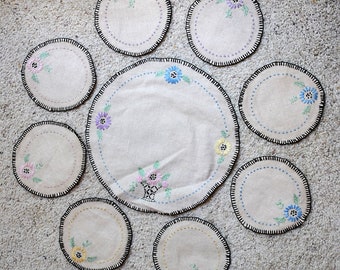 FINAL SALE Set of 9 Linen Doilies, 8 Small and 1 Large, Embroidered Flowers, Black Outline Buttonhole Stitch Edging
