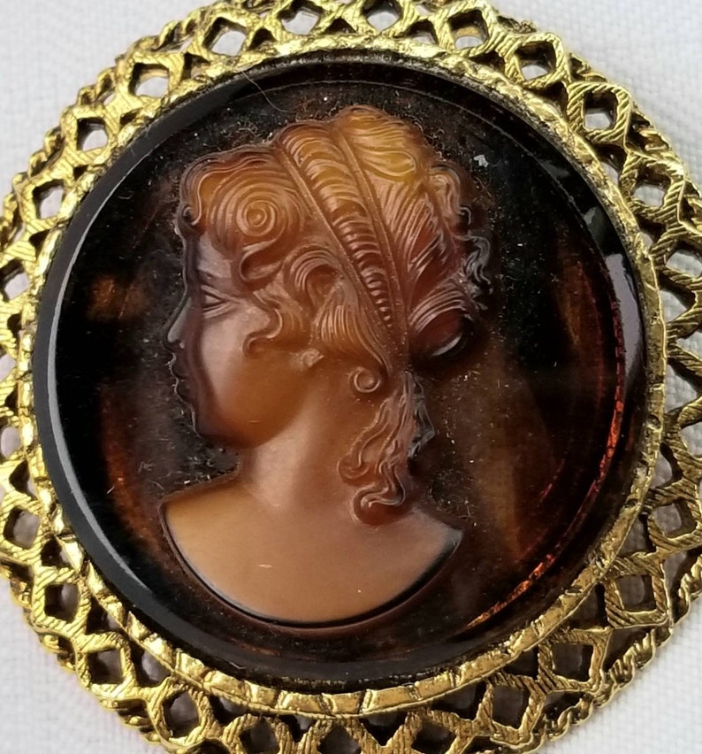Vintage Cameo Brooch Slag Faux Root Beer Glass