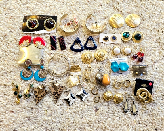 Vintage Lot of  29 Pairs of Pierced Earrings, Som… - image 1