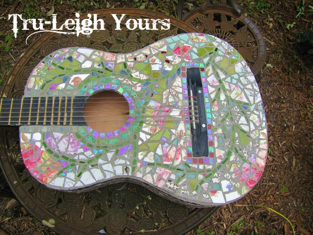 ギター Mosaic Mosaic Guitar  Rock and Roll, Shabby Chic, Vintage Floral