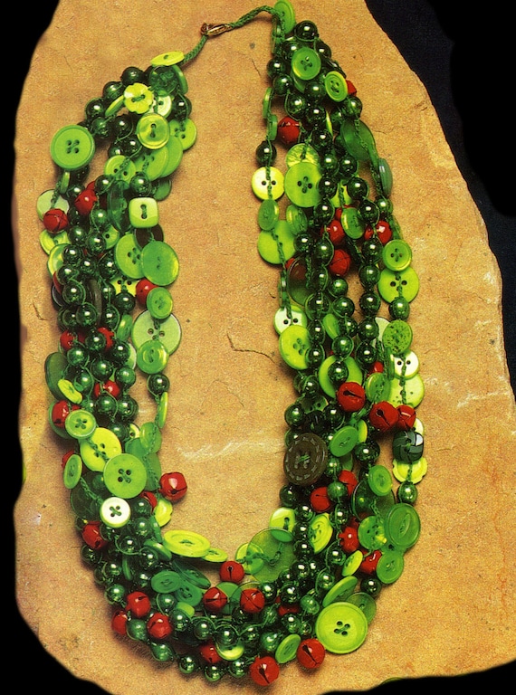 Jingle Bell Button Necklace - Christmas Jewelry  PATTERN / INSTRUCTIONS