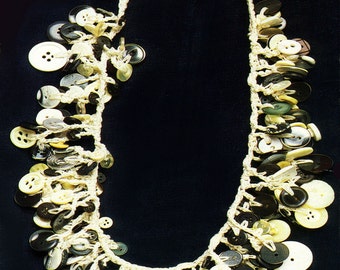 Collar de botones en blanco y negro Joyería de botones PATRÓN / INSTRUCCIONES