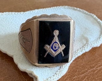 Vintage Solid 10K Gold Masonic Onyx Ring - Classic Square & Compasses, Size 9, 10k Yellow Gold, Fraternal Jewelry