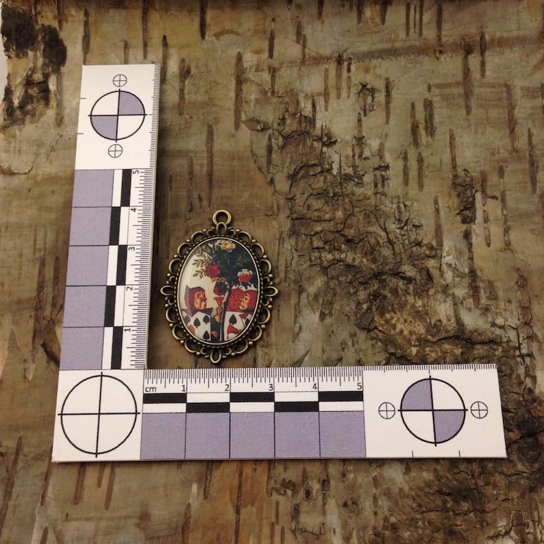 Alice in Wonderland pendant- The playing cards necklace- Painting the roses Red John Tenniel Bronze tone vintage style cameo
