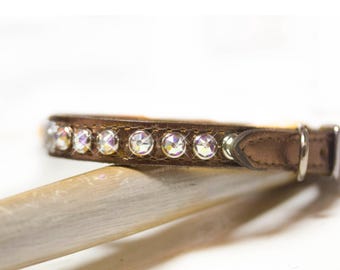 Coleira de couro personalizada para cães com cristal Swarovski, feita à mão nos EUA.