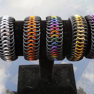 Chainmaille Bracelet - European 6 in 1 Stretchy Chainmaille Bracelet - Anodized Aluminum and EPDM latex free rubber - Multiple Colors