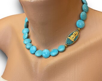 Tour de cou porte-bonheur turquoise fait main avec broche Budha