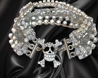 All Luxurious, All Timeless + 30%SALE Crystal and Pearls Bracelet with Rhinestone skull