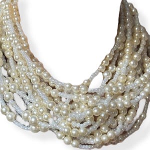 Chokerketting met meerdere strengen gelaagde parel, elegante statement-sieraden