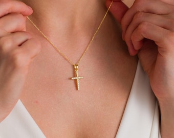 Vergoldete Kristallkreuz-Halskette, 925 Sterlingsilber-minimalistischer religiöser Schmuck für Frauen, Geschenkidee