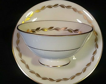 Lenox 8Pc Footed Cup n Saucer Sets. Golden Wreath