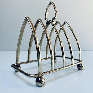 Vintage Silver-Plated Toast Rack: Gothic Arch Design, Letter or Napkin Holder, 1920s, 4-slice/section
