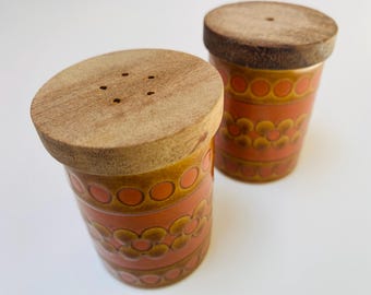 Vintage Hornsea Saffron salt & pepper shakers pair | John Clappison design made in 1970s England | Orange + rusty brown daisy-pattern