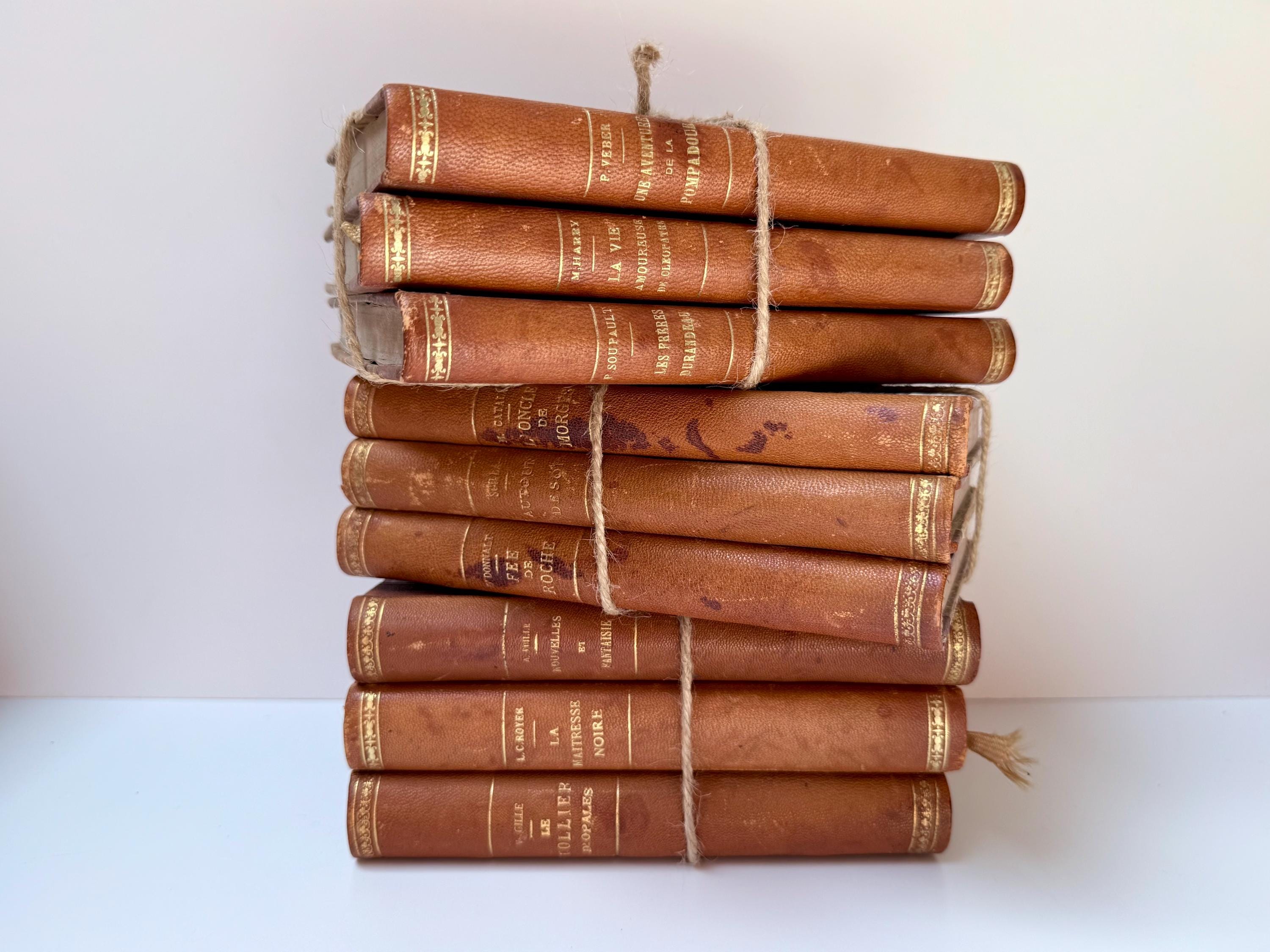 300年の時の重み　古書 アンティーク　革装丁 アンティークの革装丁の本 - Etsy 日本