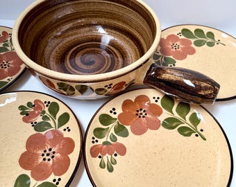 Vintage Landert Swiss Fondue Pot: Cream Beige Speckled Stoneware