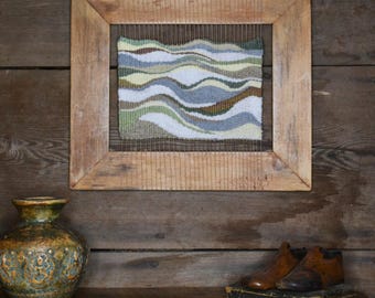 Tapiz de arte textil enmarcado, tejido abstracto colorido, decoración moderna de estilo rústico.