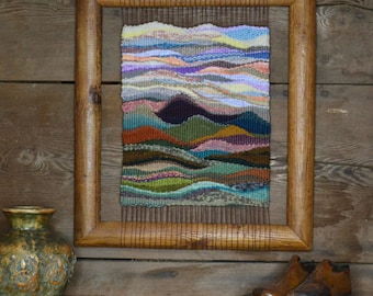 Tapiz tejido a mano enmarcado, arte textil abstracto para pared en marco antiguo restaurado, pieza única.