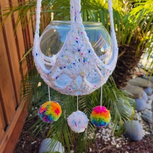 OOAK Rainbow Pompom Confetti Macrame Boho Style Crochet Plant Pot Hanger para maceta de 4-6&quot;