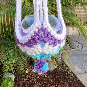 OoAK Pompom Púrpura &Teal Macrame Estilo Ganchillo Planta Pot Hanger Para Olla de 5-6&quot; con borlas