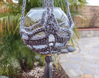 Cloudy Gray Crochet Plant Pot Hanger, Boho Style with Tassel (4-6" Pot)