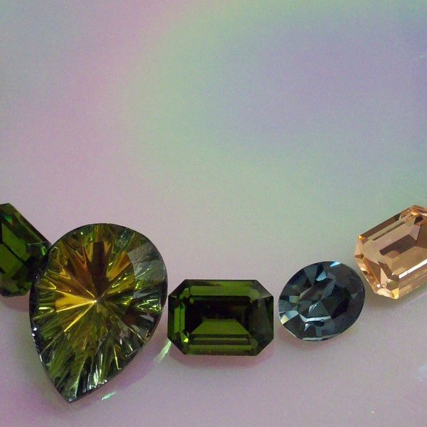 9 Larger Piece Mix Of Vintage Vibrant Jewels 25x18mm Starburst Sahara Textured Center Jewel and Vintage Swarovski Machine Cut Crystals