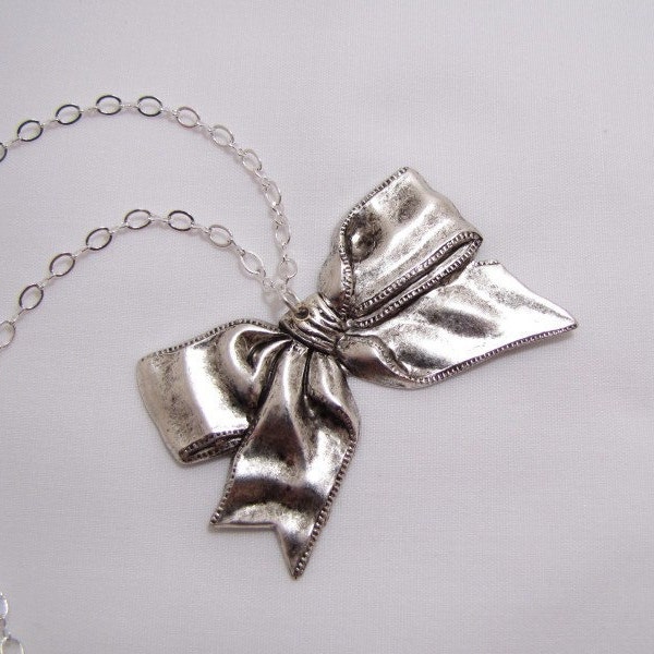 Silver Bow Necklace