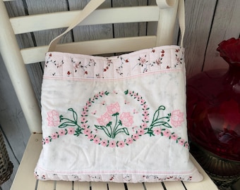 Vintage Embroidered Floral Tote Bag – Handmade Cottagecore Purse with Zipper Pocket & Lined Interior, Pink Tulips, Market Bag
