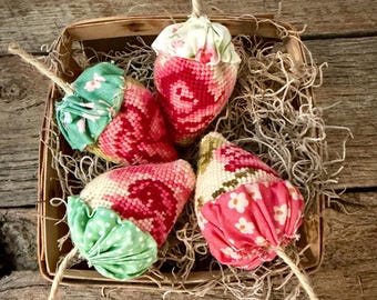 Vintage Needlepoint Strawberries With Yoyo Tops, SET OF FOUR, Pink Strawberries, Bowl Fillers, Summer Decor