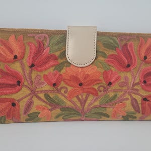 Handmade Wallet in Leather and Velvet with Chain Stitch Crewel Embroidery - High-Quality Silk Detailing -  Functional & Elegant Gift for her