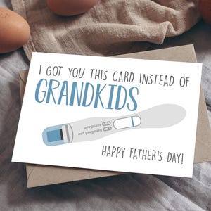 Cartão Digital Engraçado e Inapropriado para o Dia dos Pais | Comprei este cartão para você em vez dos netos. Feliz Dia dos Pais!