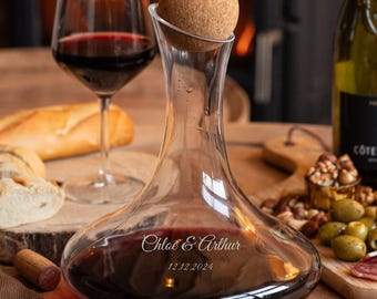 Custom Engraved Wine Decanter – Personalized Glass Carafe with Name or Logo, Elegant Wedding Gift Set, Anniversary or Housewarming Present