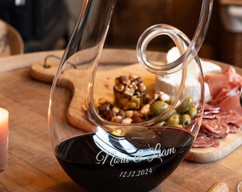 Custom Hand Engraved Wine Decanter with Names and Date – Elegant Personalized Wedding or Anniversary Gift, Unique Wine Carafe Present