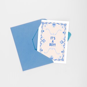 Op maat geïllustreerde A6-wenskaart met 'It's a Boy'-print