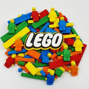 Lego Inspired Blocks/Men/Logo - Edible Cake / Cup Cake decorations x 16 pieces (plus SMALL 10cm Logo) - GREAT VALUE!!