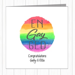 LGBTQ+ Gay Pride Lesbiennes de même sexe - Carte de fiançailles arc-en-ciel de félicitations