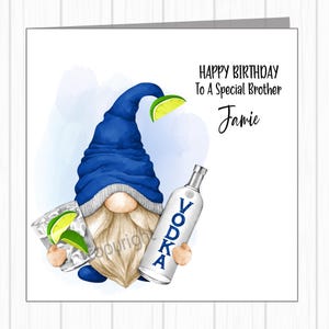 Tarjeta de cumpleaños personalizada: gnomo macho bebiendo una botella de vodka: hermano, papá, tío, abuelo, padrino, amigo