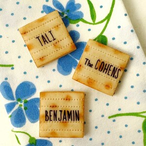 Jogos de mesa personalizados de Marzipan Matzah! Presente deslumbrante de Pessach Seder para amigos, familiares e colegas de trabalho! Cartões de mesa personalizados para jantar Seder!