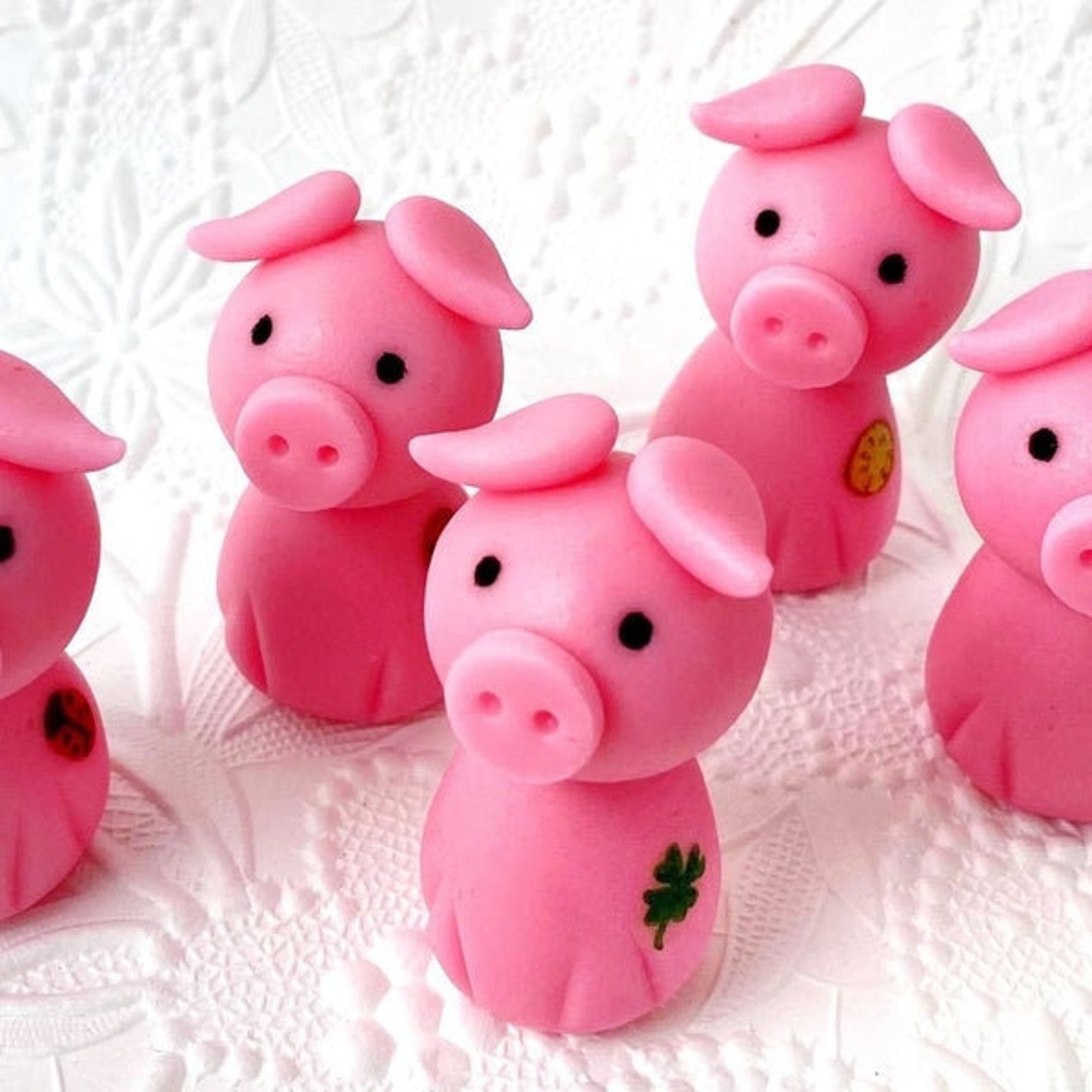 Marzipan Pigs - Gluckschwein Good Luck Pigs - Christmas marzipan candy - Edible marzipan gift sculptures for Christmas and New Year's