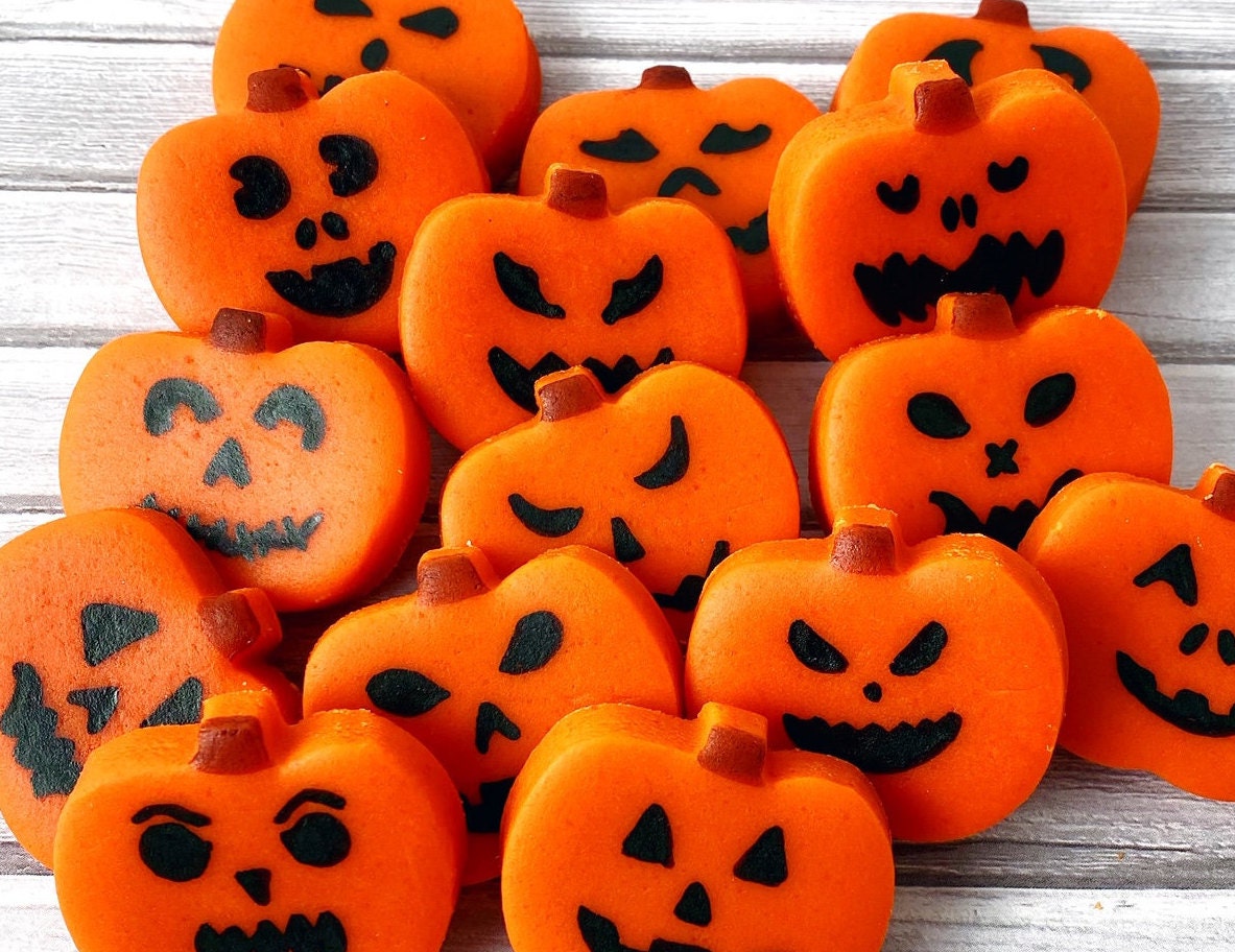 Halloween Tischstreu-Konfetti – Orange Kürbis & Geister Deko Für Die Mottoparty (15g)