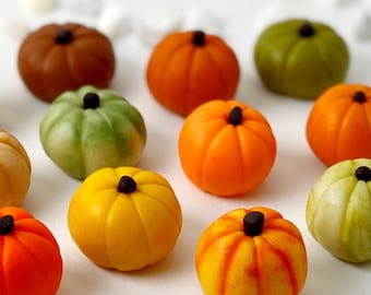 Marzipan Pumpkin and Gourd Candy!  Thanksgiving Place Settings and Hostess Gift!  Marzipan Pumpkins!