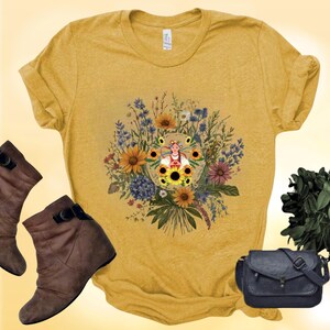 Wild Flowers Shirt, Summer Shirt, Flowers Shirt, Gift for Mom, Flower Tee, Floral Sweatshirt, Plant Shirt, Garden Shirt, Daisy Women Shirt