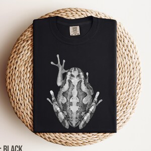 Cope's Gray Tree Frog on Comfort Colors Tshirt