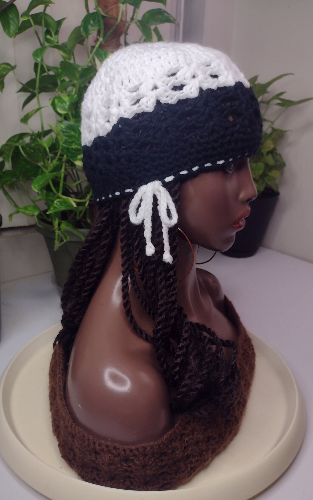 Black & White 90s Chill Crochet Caps Snoodies / Hats for