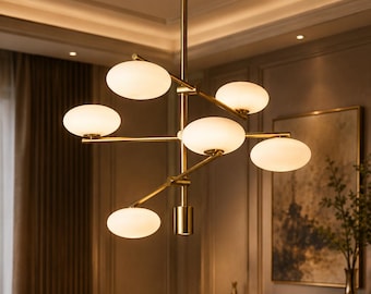 Kronleuchter aus Messing im Mid-Century-Modern-Stil, 6-flammige Pendelleuchte aus weißem Opalglas, Sputnik-Deckenleuchte, Wohn- und Esszimmerleuchte