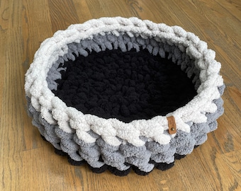 Cat Bed - Chunky Knit Cat Bed - Three Color Cat Bed - Black and Grey Cat Bed