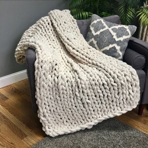 Chunky Knit Throw Blanket - Chenille Blanket