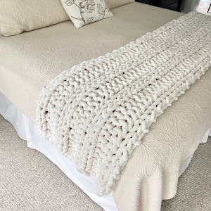 Bed Runner - Bed Scarf - Chunky Knit Runner - Chenille Bed Runner - Ribbed Bed Runner