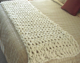 Pattern - How To Arm Knit a Bed Runner - Chunky Knit Pattern