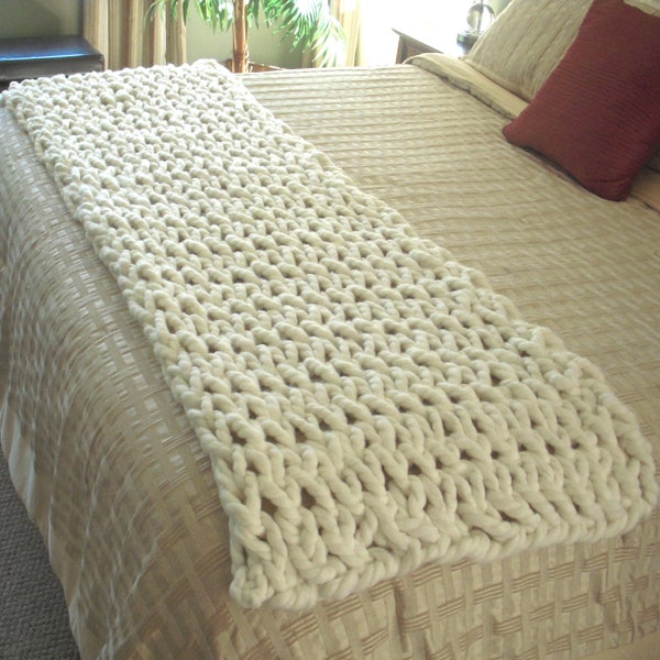 Pattern - How To Arm Knit a Bed Runner - Chunky Knit Pattern